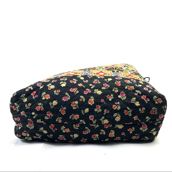 Quilted Floral Tote Bag, Vegan Friendly, Cottage, Prairie. - Picture 4 of 11